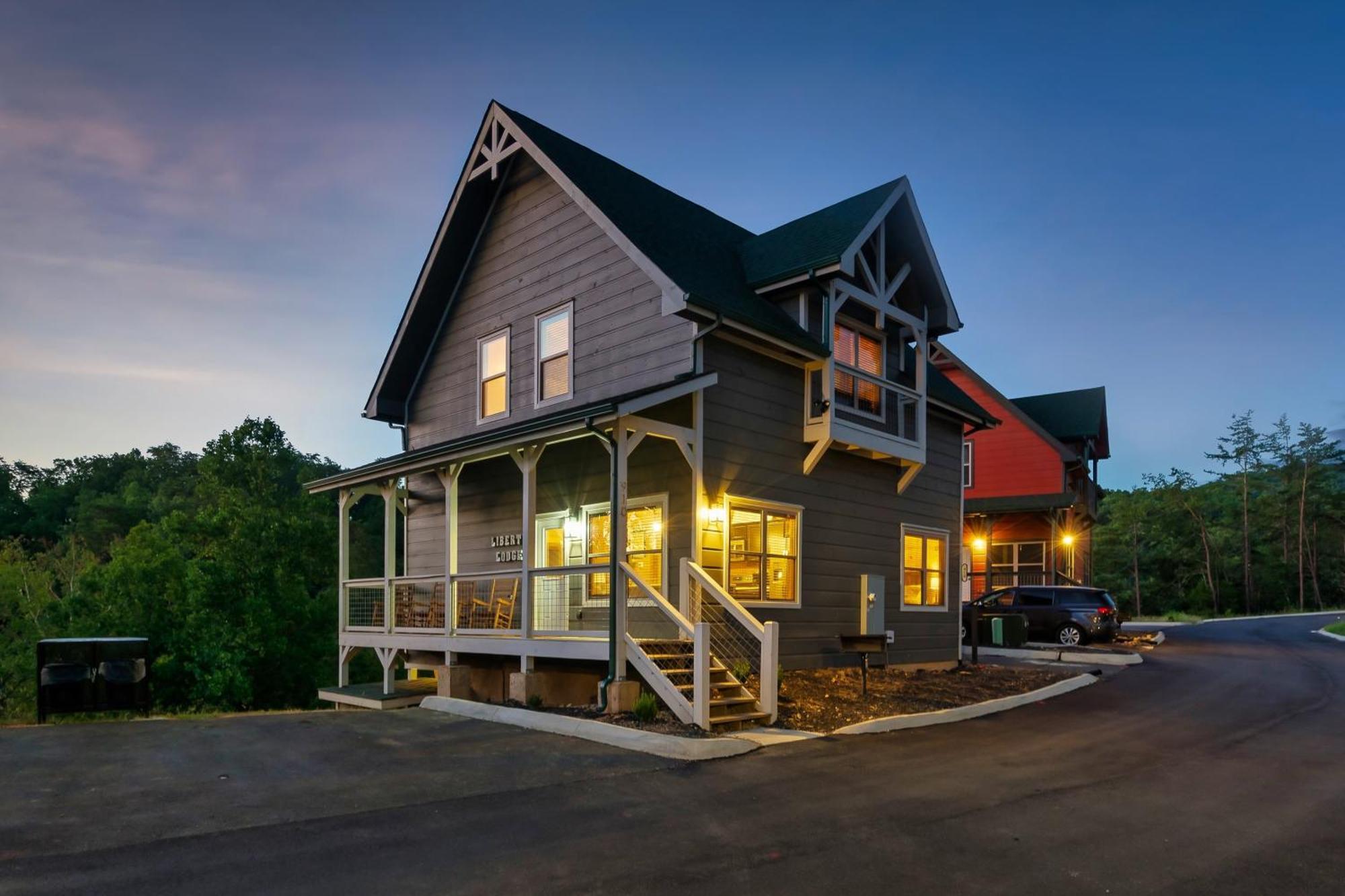Liberty Lodge - Family Getaway With Pool, Hot Tub, Arcade & Dogs Pigeon Forge Exterior foto