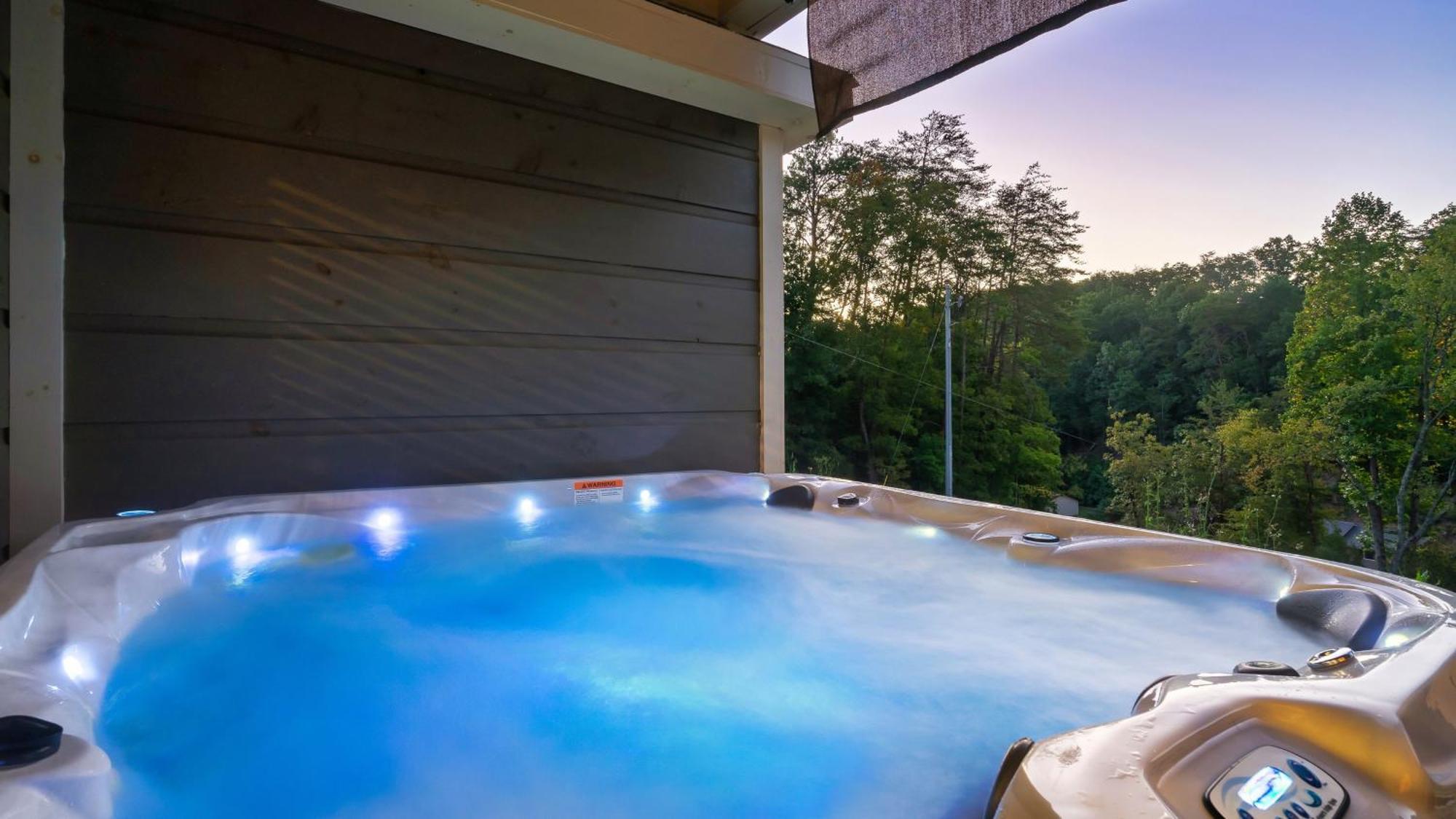 Liberty Lodge - Family Getaway With Pool, Hot Tub, Arcade & Dogs Pigeon Forge Exterior foto