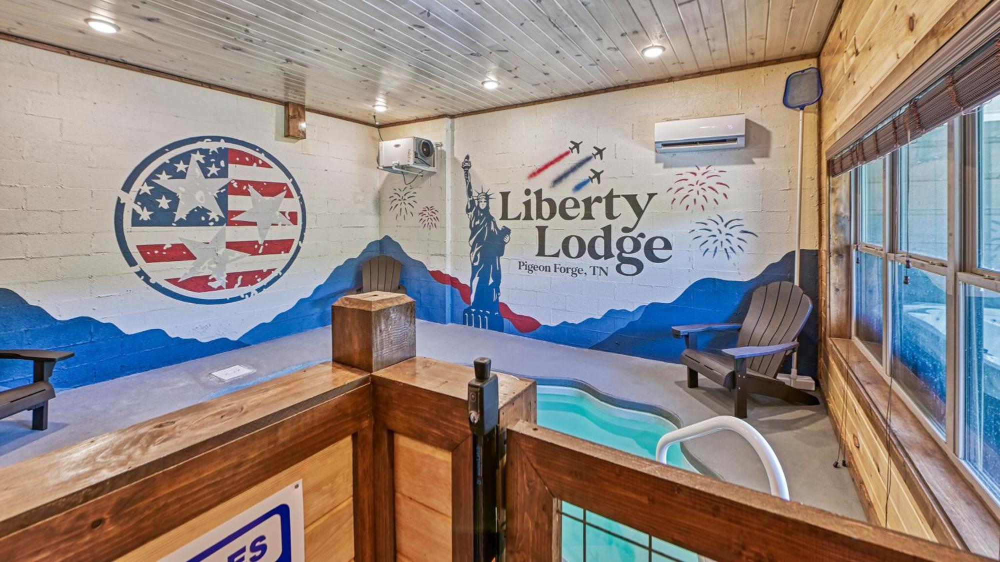 Liberty Lodge - Family Getaway With Pool, Hot Tub, Arcade & Dogs Pigeon Forge Exterior foto