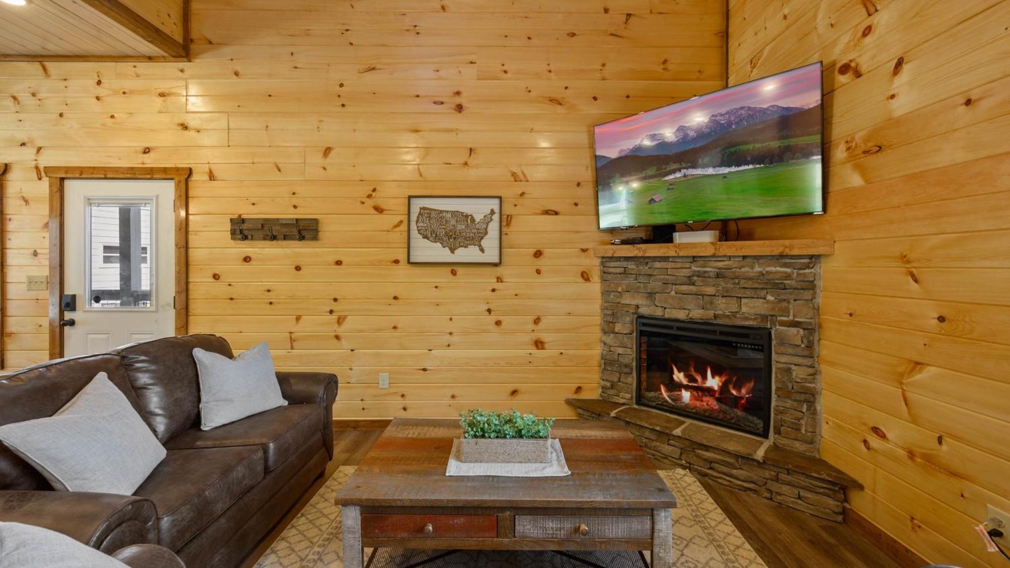 Liberty Lodge - Family Getaway With Pool, Hot Tub, Arcade & Dogs Pigeon Forge Exterior foto